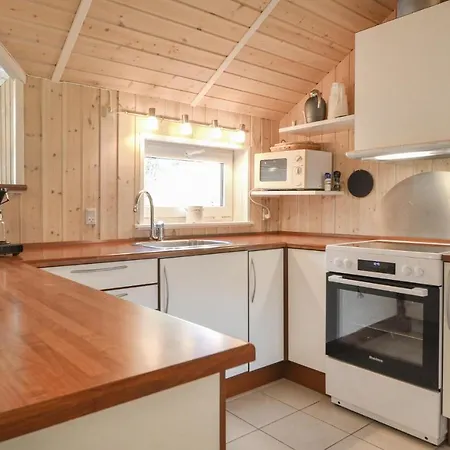 Beautiful In W/ Sauna And 4 Bedrooms 度假居