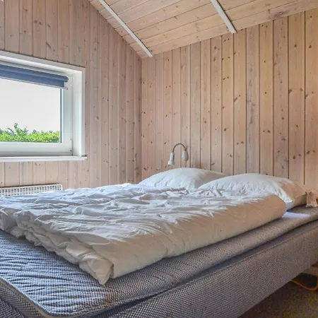 Beautiful In W/ Sauna And 4 Bedrooms 度假居