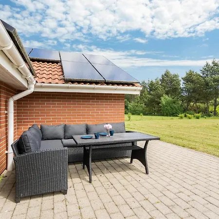 Beautiful In W/ Sauna And 4 Bedrooms 度假居 *
