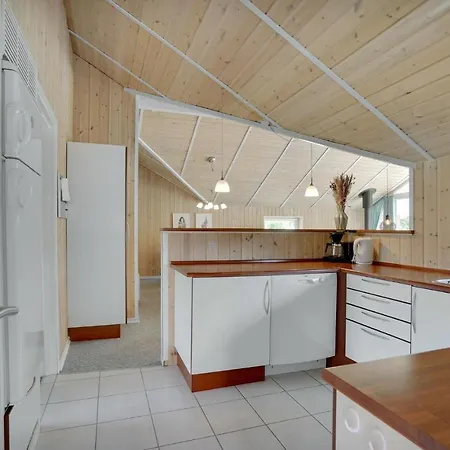 Beautiful In W/ Sauna And 4 Bedrooms *